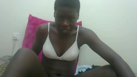 Snapshot of sexyhotgal4 chatting on 10-01-25, 12:49 MARGARET online show from 10-01-25, 12:49