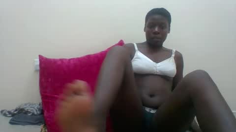 Snapshot of sexyhotgal4 chatting on 10-16-25, 01:45 MARGARET online show from 10-16-25, 01:45