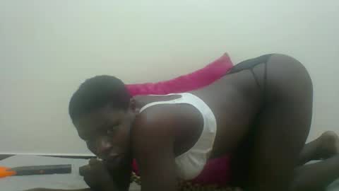 Snapshot of sexyhotgal4 chatting on 10-20-25, 02:34 MARGARET online show from 10-20-25, 02:34