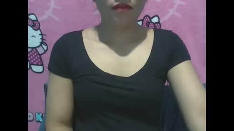 Snapshot of sexyhotmom_25 chatting on 01-10-26, 03:36 rose online show from 01-10-26, 03:36