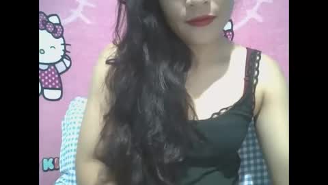 Snapshot of sexyhotmom_25 chatting on 01-18-26, 01:04 rose online show from 01-18-26, 01:04