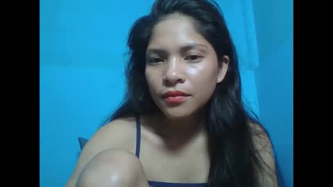 Snapshot of sexyhotmom_25 chatting on 03-25-26, 03:07 rose online show from 03-25-26, 03:07