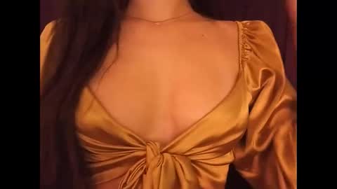 Snapshot of sexyideusa chatting on 12-29-24, 12:41 Sexy online show from 12-29-24, 12:41