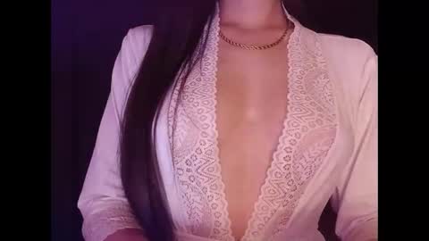 Snapshot of sexyideusa chatting on 09-17-25, 01:40 Sexy online show from 09-17-25, 01:40