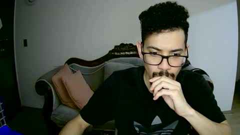 Snapshot of sexyjammyjose chatting on 02-23-25, 09:00 Go and subscribe to my OF 3 ---- Follow the Heart---- online show from 02-23-25, 09:00