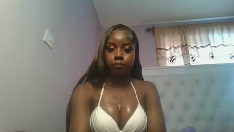 Snapshot of sexykitten200 chatting on 02-15-26, 12:14 SexyKitty online show from 02-15-26, 12:14