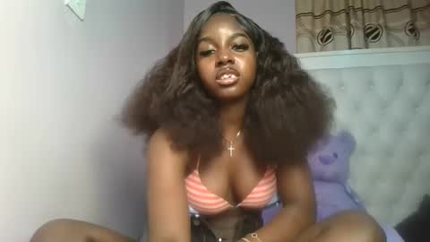 Snapshot of sexykitten200 chatting on 03-22-26, 06:33 SexyKitty online show from 03-22-26, 06:33