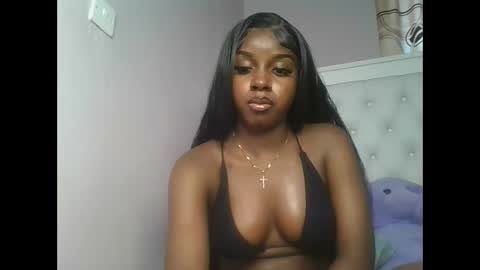 Snapshot of sexykitten200 chatting on 03-25-26, 07:36 SexyKitty online show from 03-25-26, 07:36