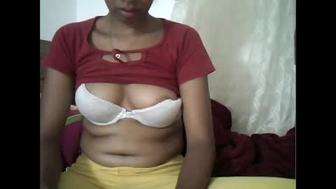 sexylarra12 online show from 01-31-25, 06:46