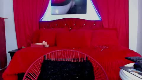 laura online show from 01-29-25, 03:04