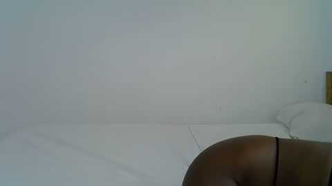 Snapshot of sexyleilah chatting on 10-30-25, 01:23 sexyleilah online show from 10-30-25, 01:23