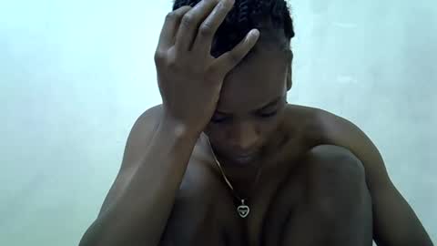 Snapshot of sexyliah chatting on 09-13-25, 01:33 sexy liah online show from 09-13-25, 01:33