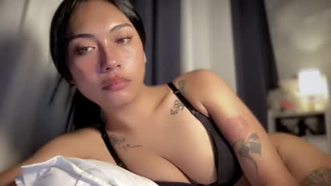 Snapshot of sexylovesappira chatting on 02-25-26, 06:45 maxine online show from 02-25-26, 06:45