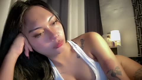 Snapshot of sexylovesappira chatting on 03-25-26, 08:26 maxine online show from 03-25-26, 08:26