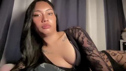 Snapshot of sexylovesappira chatting on 03-27-26, 08:26 maxine online show from 03-27-26, 08:26