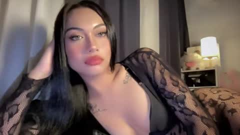 Snapshot of sexylovesappira chatting on 04-15-26, 08:09 maxine online show from 04-15-26, 08:09