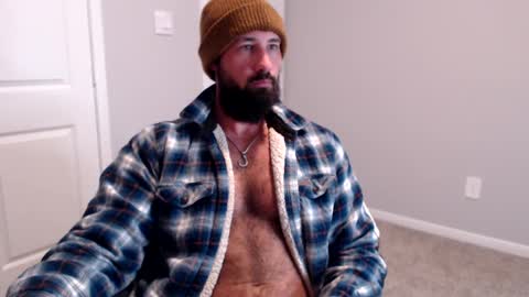 Snapshot of sexymanmk26 chatting on 12-21-24, 01:32 lets go private im ready to play pvt cum online show from 12-21-24, 01:32
