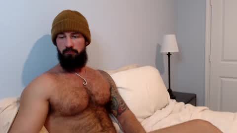 Snapshot of sexymanmk26 chatting on 12-27-24, 11:31 lets go private im ready to play pvt cum online show from 12-27-24, 11:31