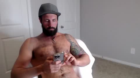 Snapshot of sexymanmk26 chatting on 02-05-25, 01:26 lets go private im ready to play pvt cum online show from 02-05-25, 01:26
