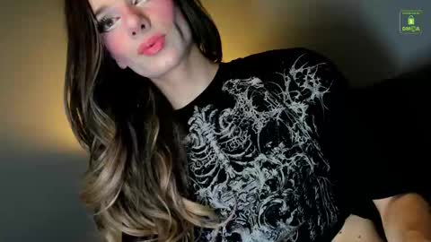 Snapshot of sexymiatrans chatting on 01-08-26, 12:29 Sexy online show from 01-08-26, 12:29