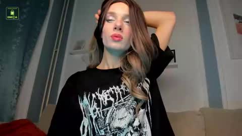 Snapshot of sexymiatrans chatting on 01-17-26, 10:13 Sexy online show from 01-17-26, 10:13