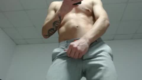 Snapshot of sexymuscle26 chatting on 01-04-25, 08:05 Adrian online show from 01-04-25, 08:05