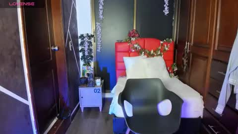 N A F online show from 12-04-25, 07:33