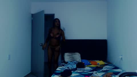 Snapshot of sexynatalia25 chatting on 12-12-24, 08:32 Natalia Duran online show from 12-12-24, 08:32