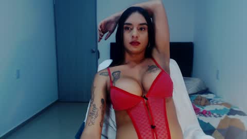 Snapshot of sexynatalia25 chatting on 12-13-24, 09:09 Natalia Duran online show from 12-13-24, 09:09