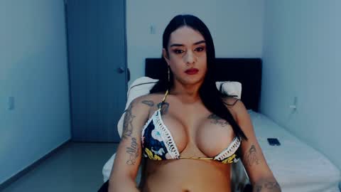 Snapshot of sexynatalia25 chatting on 01-13-25, 08:04 Natalia Duran online show from 01-13-25, 08:04