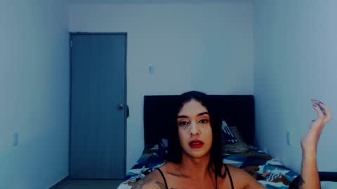 Snapshot of sexynatalia25 chatting on 02-01-25, 05:28 Natalia Duran online show from 02-01-25, 05:28