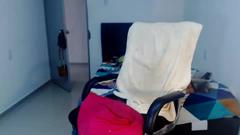 Snapshot of sexynatalia25 chatting on 02-27-25, 09:04 Natalia Duran online show from 02-27-25, 09:04