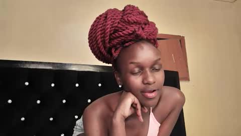 Snapshot of sexynina25 chatting on 09-28-25, 06:24 nina online show from 09-28-25, 06:24