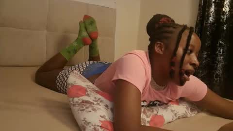 Snapshot of sexynina25 chatting on 10-12-25, 08:30 nina online show from 10-12-25, 08:30