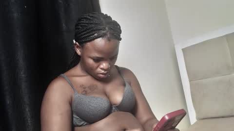 Snapshot of sexynina25 chatting on 10-31-25, 11:28 nina online show from 10-31-25, 11:28