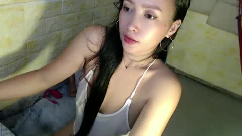 Snapshot of sexypinaymiya chatting on 12-16-24, 08:41 Miyah online show from 12-16-24, 08:41