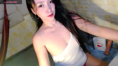 Snapshot of sexypinaymiya chatting on 12-19-24, 05:40 Miyah online show from 12-19-24, 05:40