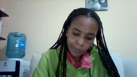 Snapshot of sexyqueen3457132 chatting on 12-15-24, 06:48 DOVY ACHIENG online show from 12-15-24, 06:48