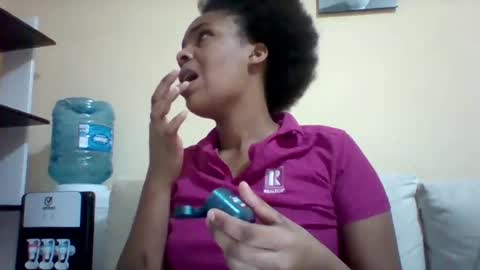 Snapshot of sexyqueen3457132 chatting on 12-17-24, 08:10 DOVY ACHIENG online show from 12-17-24, 08:10
