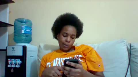 Snapshot of sexyqueen3457132 chatting on 12-18-24, 12:40 DOVY ACHIENG online show from 12-18-24, 12:40
