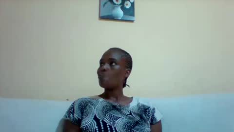 Snapshot of sexyqueen3457132 chatting on 01-14-25, 08:41 DOVY ACHIENG online show from 01-14-25, 08:41
