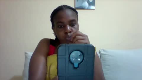Snapshot of sexyqueen3457132 chatting on 01-26-25, 06:27 DOVY ACHIENG online show from 01-26-25, 06:27