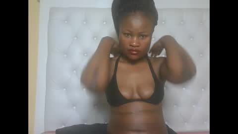 queenivy online show from 09-28-25, 04:56