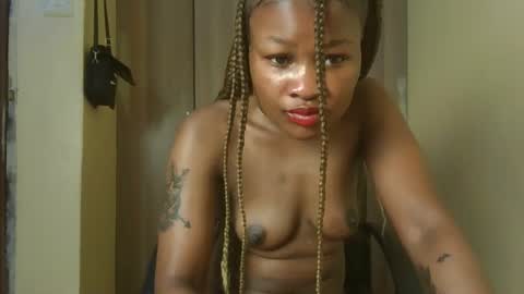 queenivy online show from 11-30-25, 02:15