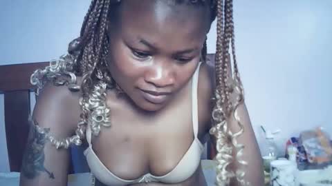 queenivy online show from 01-19-26, 02:59