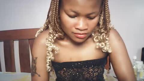 queenivy online show from 01-19-26, 03:05