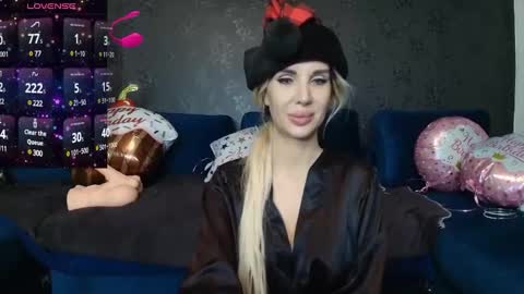 Snapshot of sexyquennina chatting on 12-25-24, 11:42 SexyQueenNina online show from 12-25-24, 11:42
