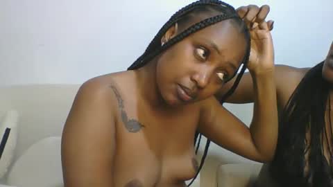 sexyriri22 online show from 12-02-25, 10:05