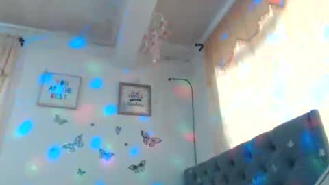 Venus Independent Model online show from 01-04-25, 07:34