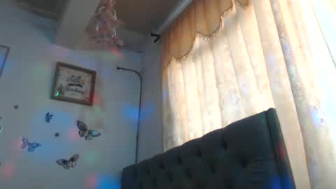 Venus Independent Model online show from 09-15-25, 05:46